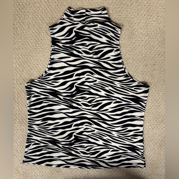 D.F.A New York Zebra Print Sleeveless Mock Neck Top | Size Large - Picture 4 of 5